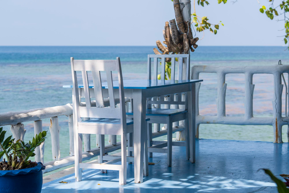 Décoration terrasse bord de mer pour un espace cosy et naturel