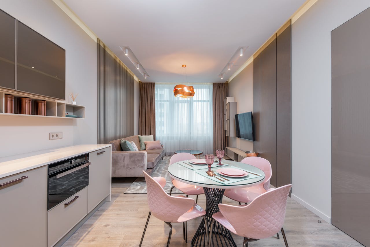 Astuces pour aménager une cuisine ouverte sur salon et maximiser chaque mètre carré